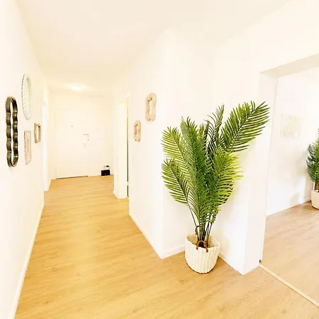 아파트 Modernes & Stilvolles Komfort-apartment Mit Balkon